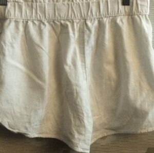 Universal Thread Cream Color Shorts Size Medium